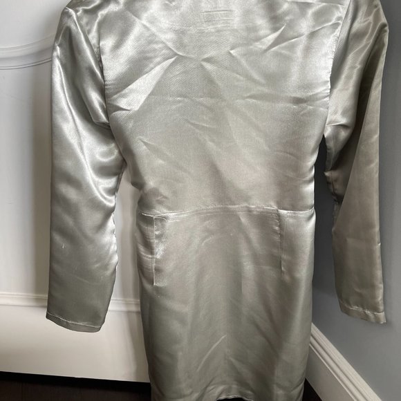 Silk wrap dress - Picture 3 of 8